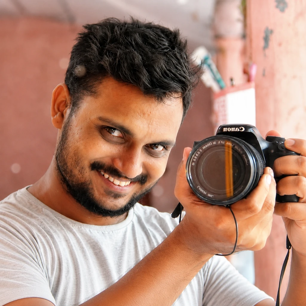Rohit Garge - Photo & Video Editor at Media Mirch